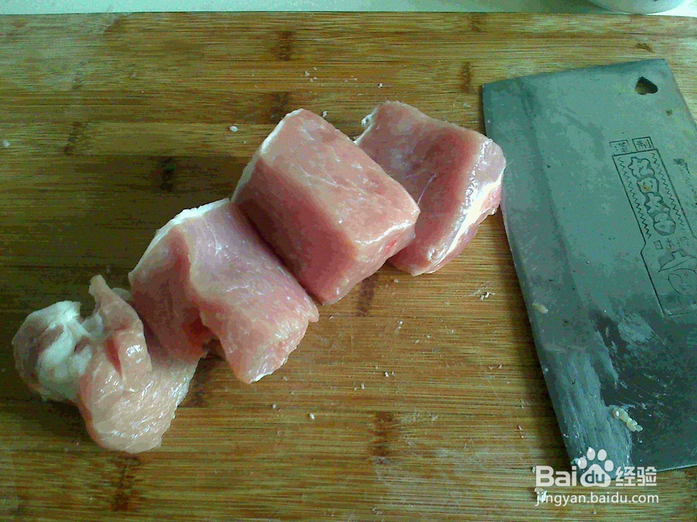 老年人怎样用刀切瘦猪肉片