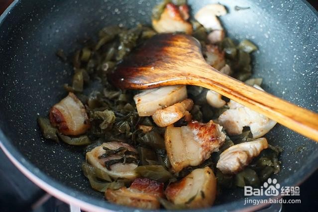 家庭自制苦瓜酸梅菜烧肉煲