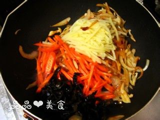 素菜也很美味——鱼香素丝