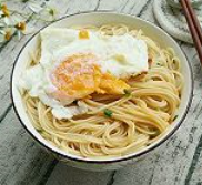 荷包蛋面条的制作方法