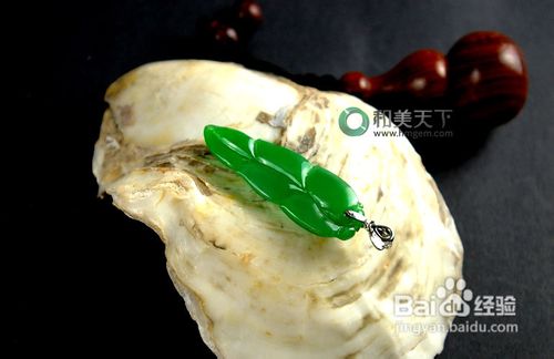 购买翡翠在对比的情况下需注意三点