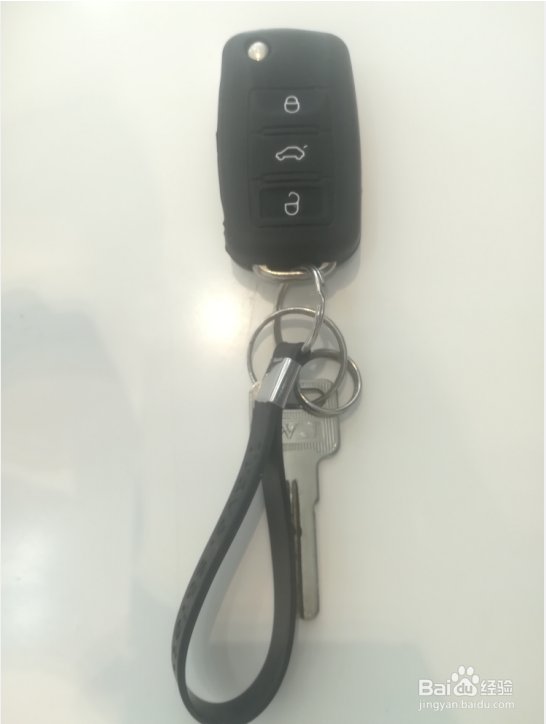 怎么拆卸大众或斯柯达车钥匙遥控器电池
