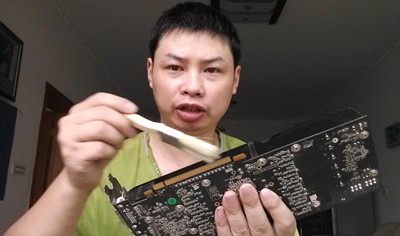 电脑发出一长两短报警声