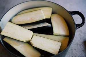 蒸茄子配川味蘸料的做法