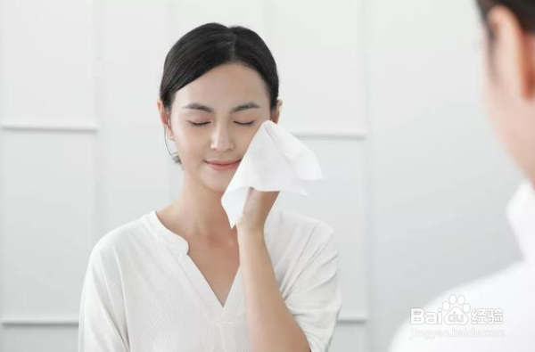 冬天化妆卡粉起皮怎么办