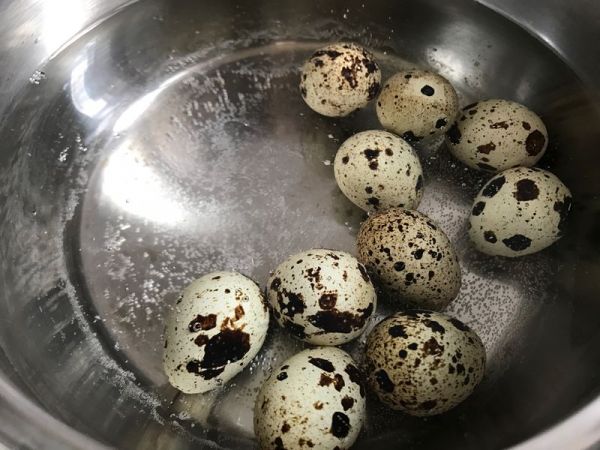 西兰花鹌鹑蛋咖喱饼