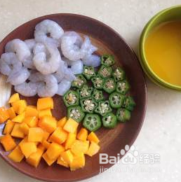 芒果炒虾仁的做法