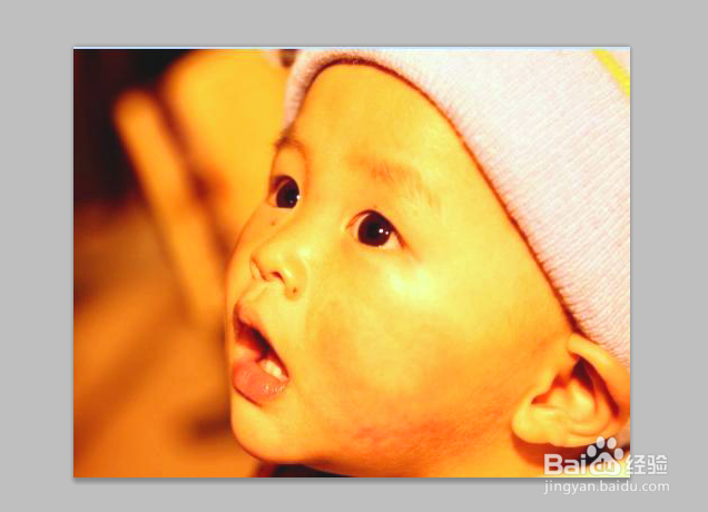 ps怎么自动色调使偏色照片恢复？