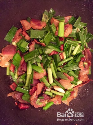蒜苗炒腊肉的做法