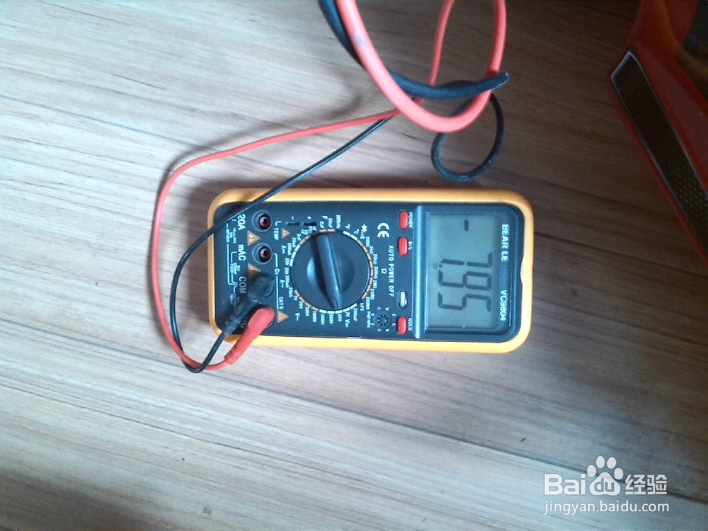 儿童电动四轮车坏了怎么维修：[3]充电线测量