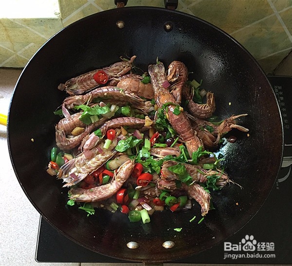 如何做出好吃的香辣美味皮皮虾