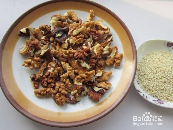 糖霜核桃的做法