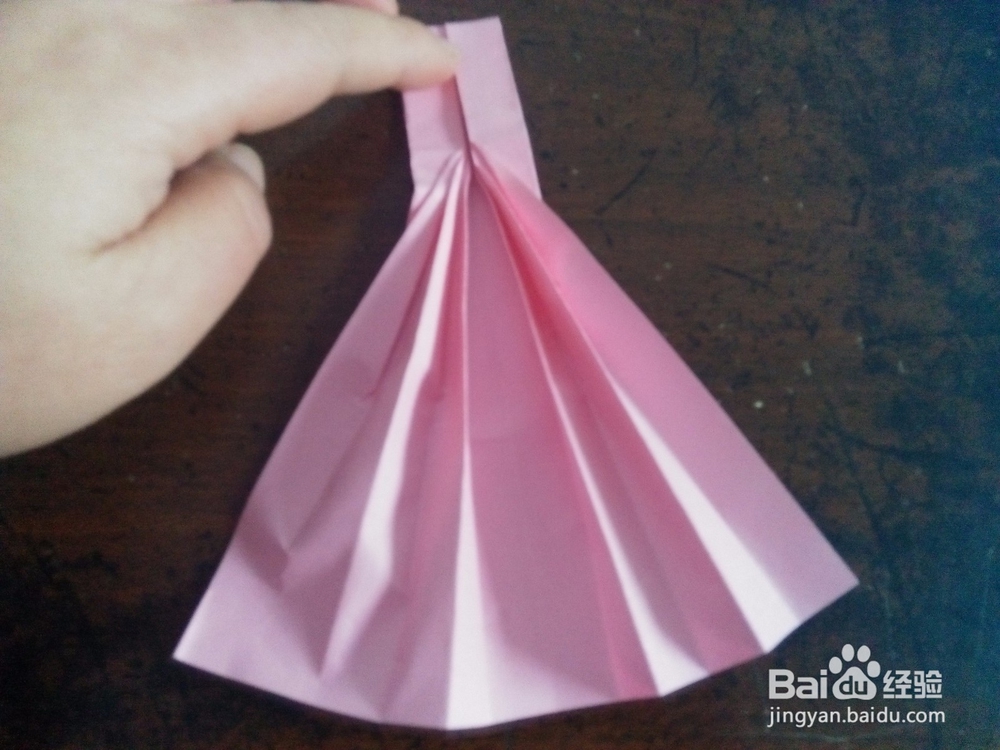 如何用纸折晚礼服连衣裙