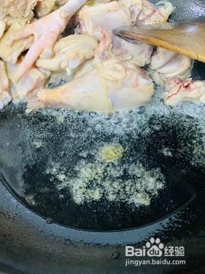 板栗烧鸡的做法