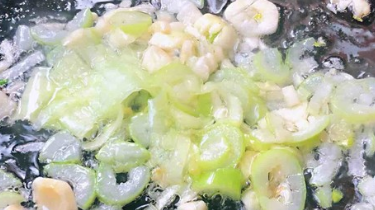 虾滑番茄豆腐蛋花羹的制作方法