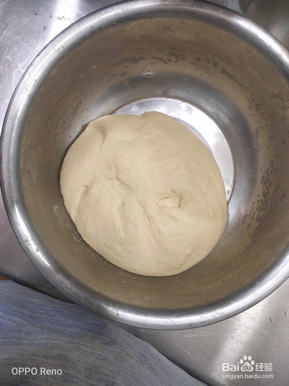 松软蜂蜜小面包