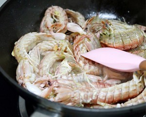 河南特色-爆炒皮皮虾怎么做