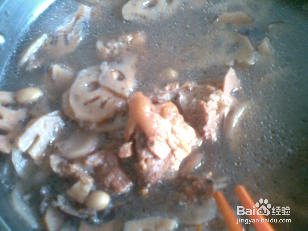 莲藕猪手汤烹制方法