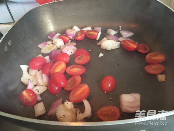 鱼子酱三文鱼意面