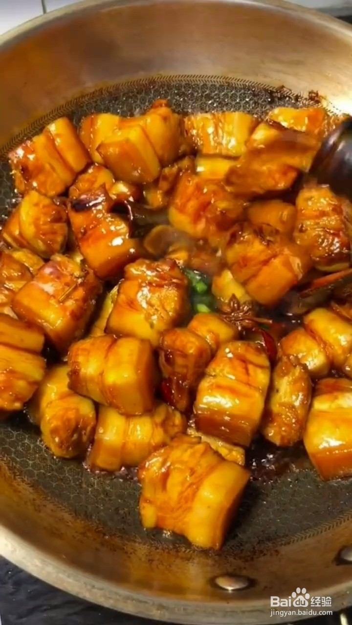 如何制作东北红烧五花肉？