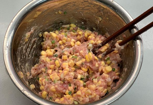 玉米猪肉生煎饺