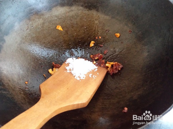 香辣萝卜丁的做法