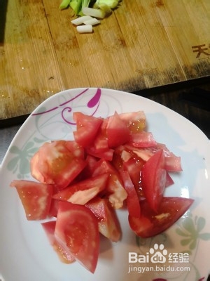 西红柿鸡蛋炒面的做法