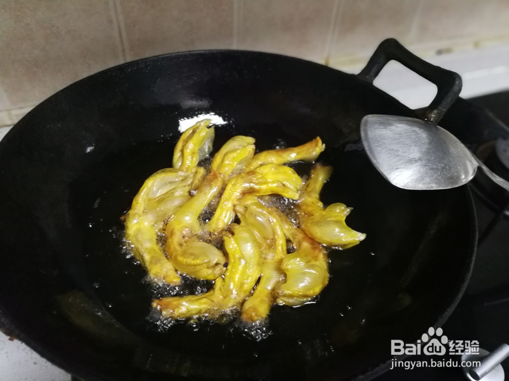 适合新手做的酸笋蚝油焖鸭脚