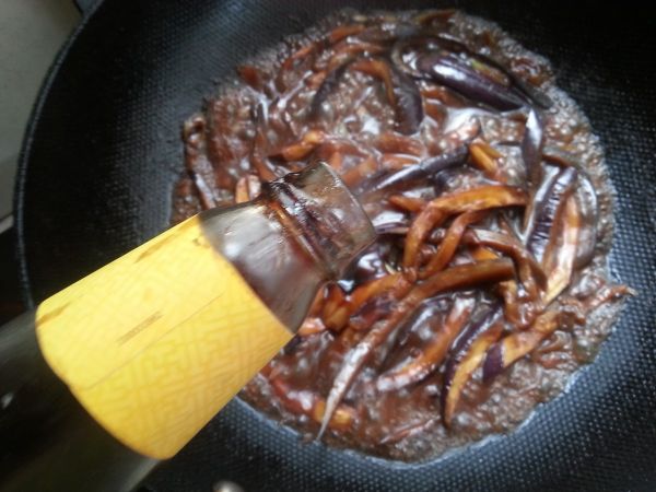 豆酱茄子条拌刀削面