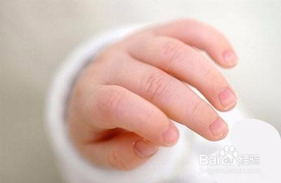 藏在宝宝指甲上的小秘密