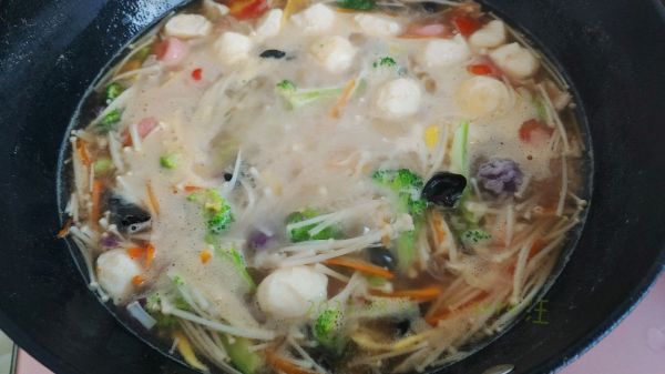 五菜菌菇烩鱼丸