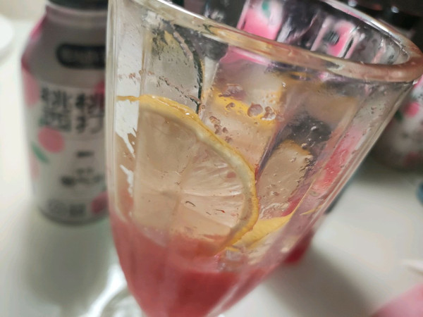 西瓜桃桃气泡水