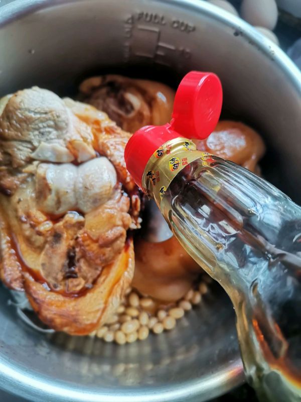 混搭隆香猪脚饭