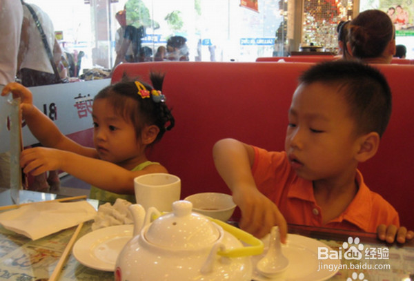 如何让孩子的饮食更安全