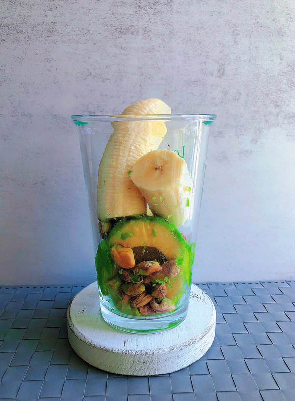 开心牛油果奶昔