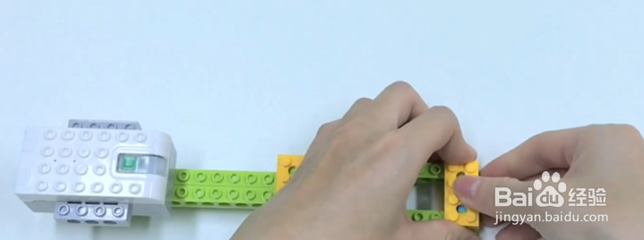 如何使用wedo2.0搭建陀螺发射器