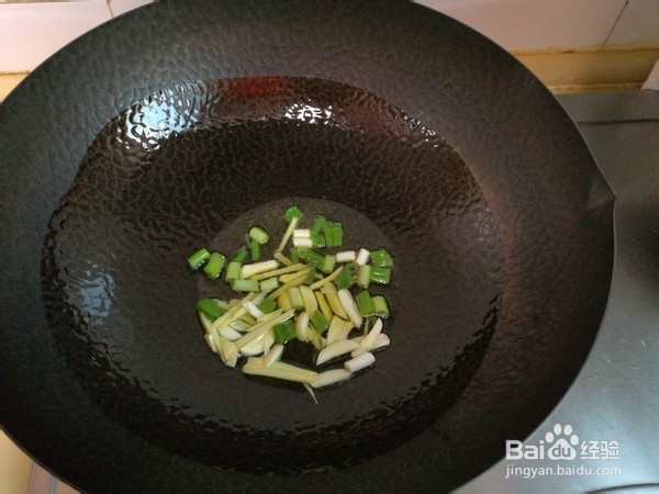 怎么做鱿鱼烩烤麸