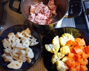 养生食补清香可口的排骨蓮藕湯的做法