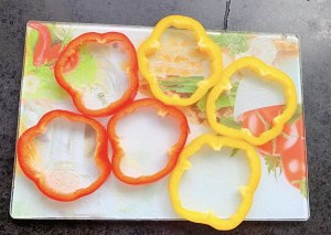 双色彩椒蛋饼做法大全