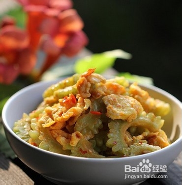 减肥家常菜:苦瓜炒蛋的做法