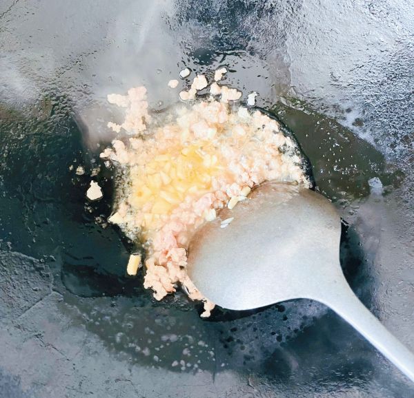 酱香豆角炒肉末