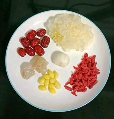 白果百合银耳汤