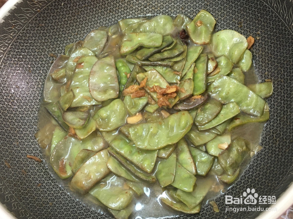 冬天菜谱——腊肠焖扁豆的做法,绵密香甜