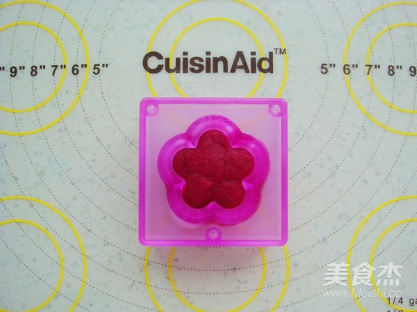 莲蓉花朵和果子