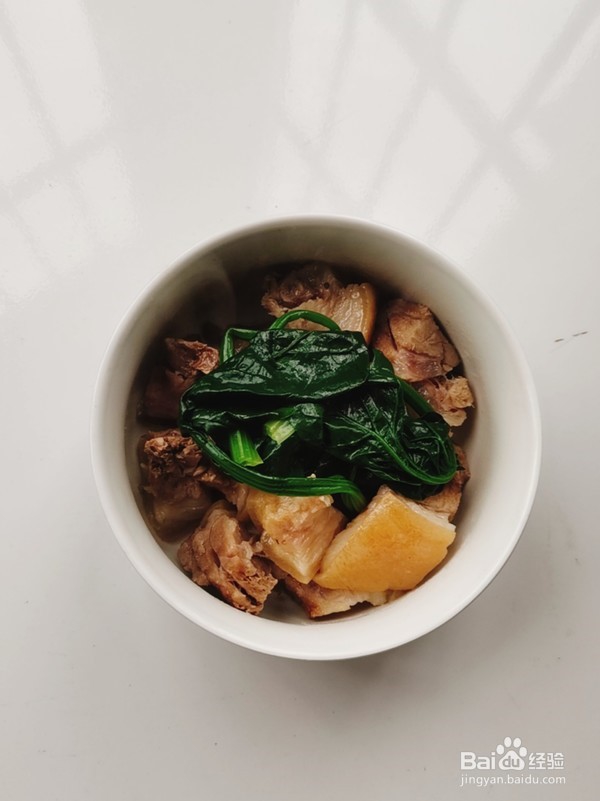 火腿炖肘子怎么做