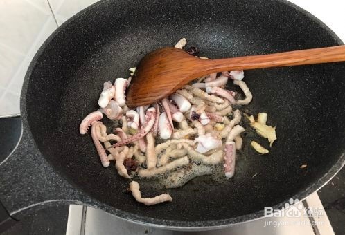 肉丝炒鲜鱿西兰花是怎么做的？家常教程