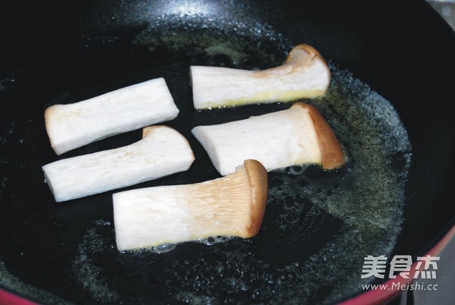 红烧冬瓜配干煎杏鲍菇