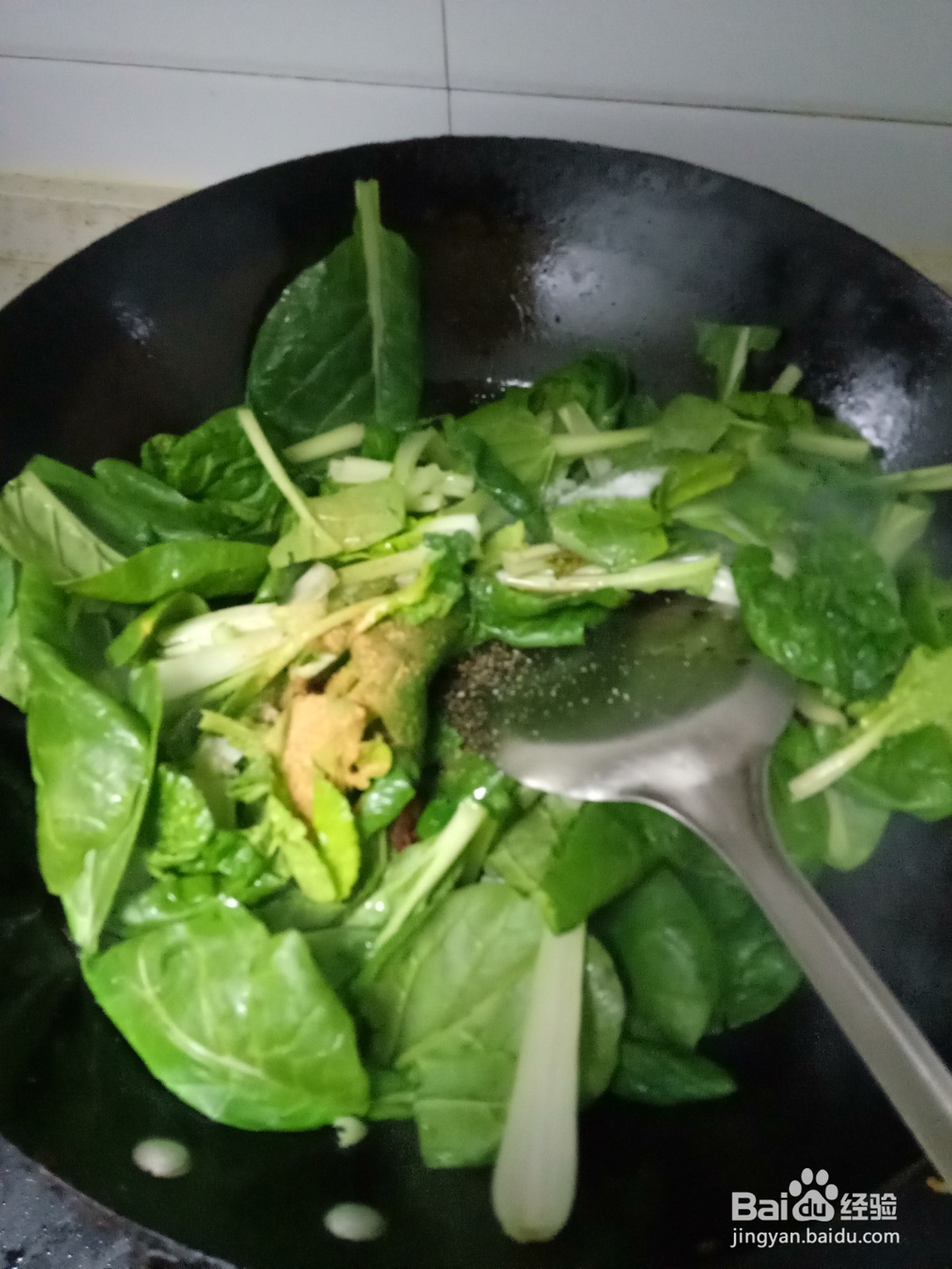 家常青菜炒香肠