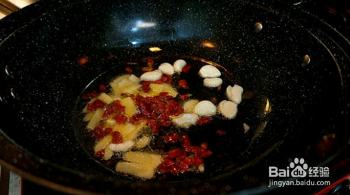 鸡爪蟹煲的做法和材料