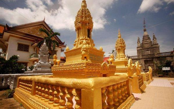 中国与哪三个国家有着深厚的友谊